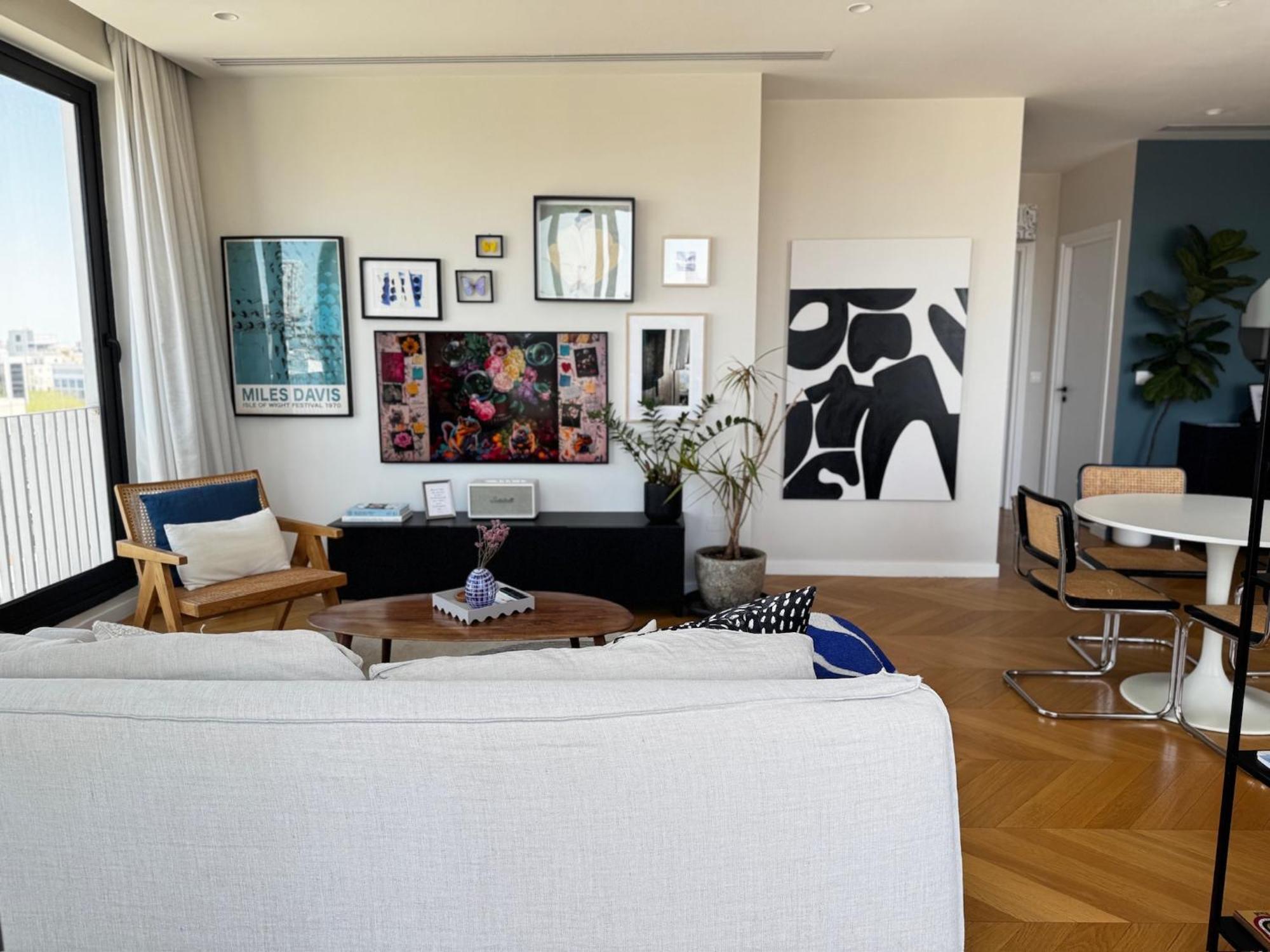 Wealthystays Downtown Penthouse * Nicosia